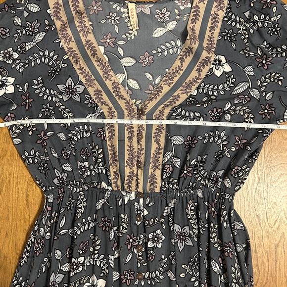 RAGA Anthropologie Long Sleeve Dress, Floral Grey Button Down V-Neck Midi, Small - Picture 6 of 7